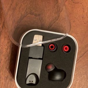 New Bluetooth hands free ear bud